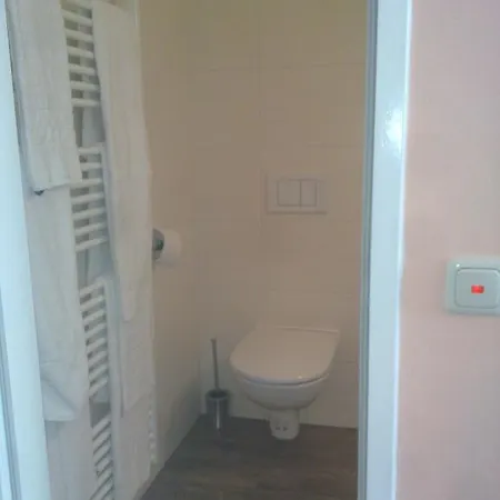 Paradiesgartl بيت ضيافة *